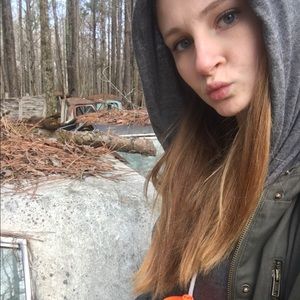 Meet your Posher, Casey